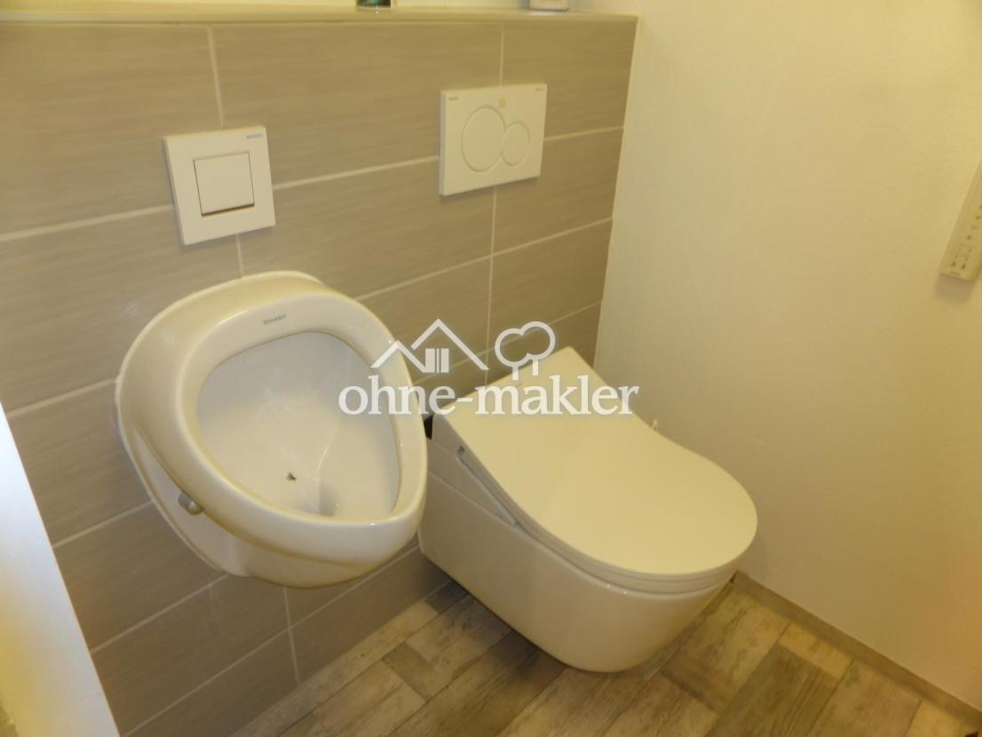 Sep. Toilette im Untergeschoss