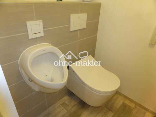 Sep. Toilette im Untergeschoss