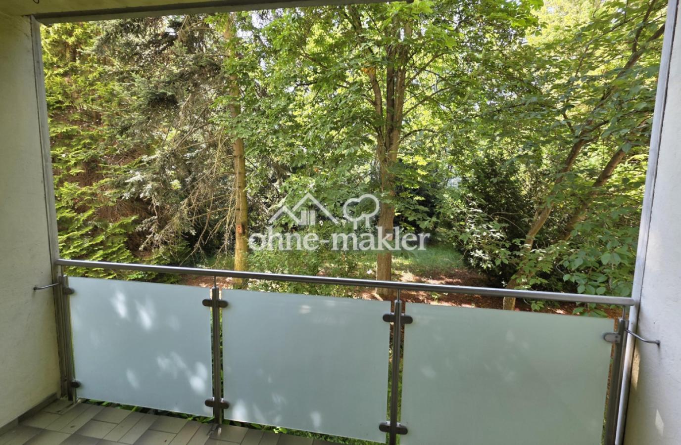 Balkon, Blick ins Grüne