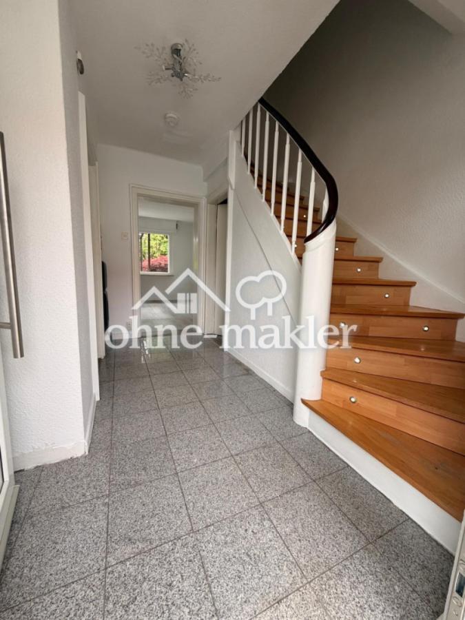Eingang mit Treppe