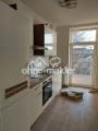 Küche mit Zugang zum Balkon