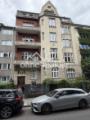 Haus von der Straße aus