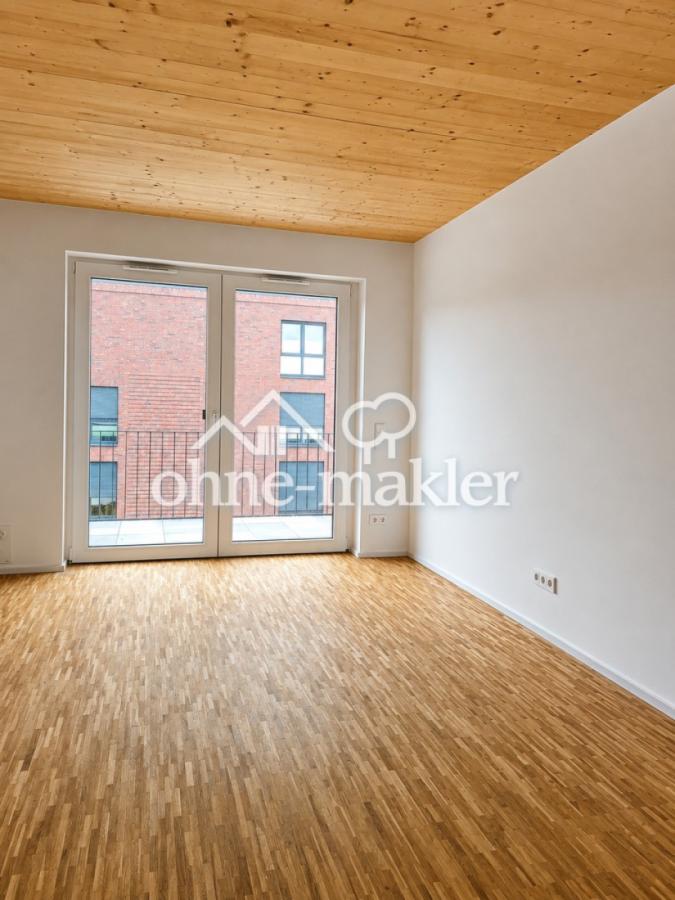 Wohnzimmer mit Balkonblick