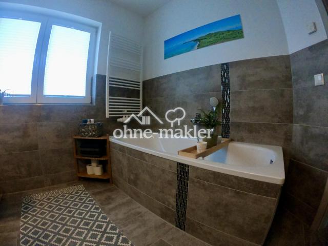 Badewanne im 1. OG