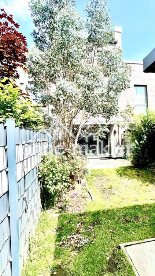 Garten/Hintenansicht