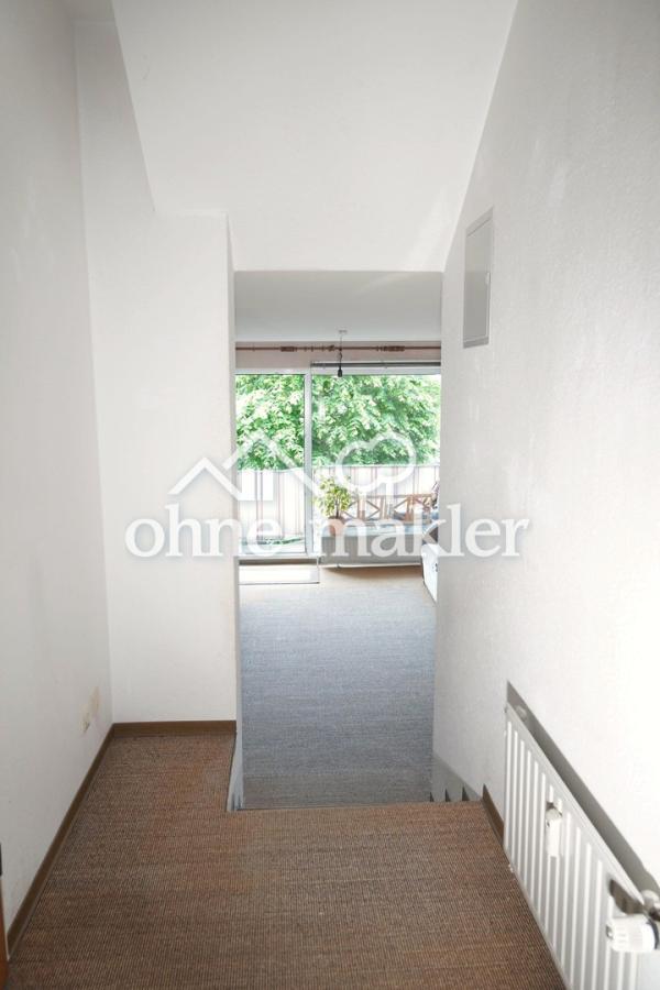 Blick vom Flur ins Wohnzimmer