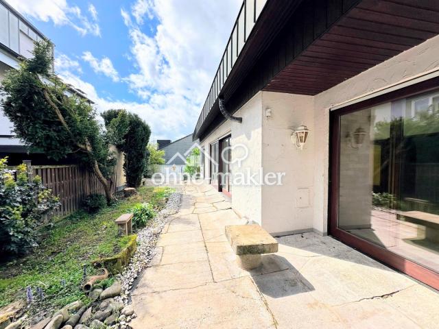 EG Terrasse entlang des Hauses