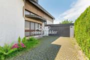 Hauseingang / Garagenzufahrt