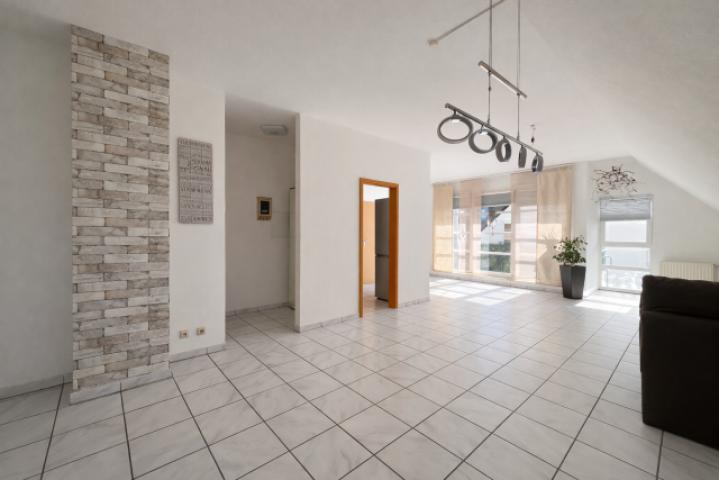 Bodentiefe Fenster zur Loggia