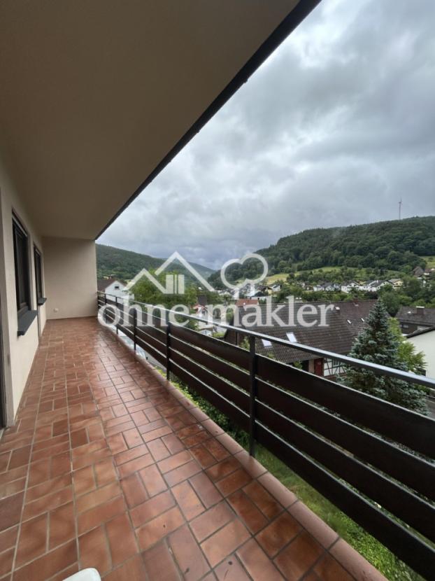 Balkon Wohnzimmer und Küche 