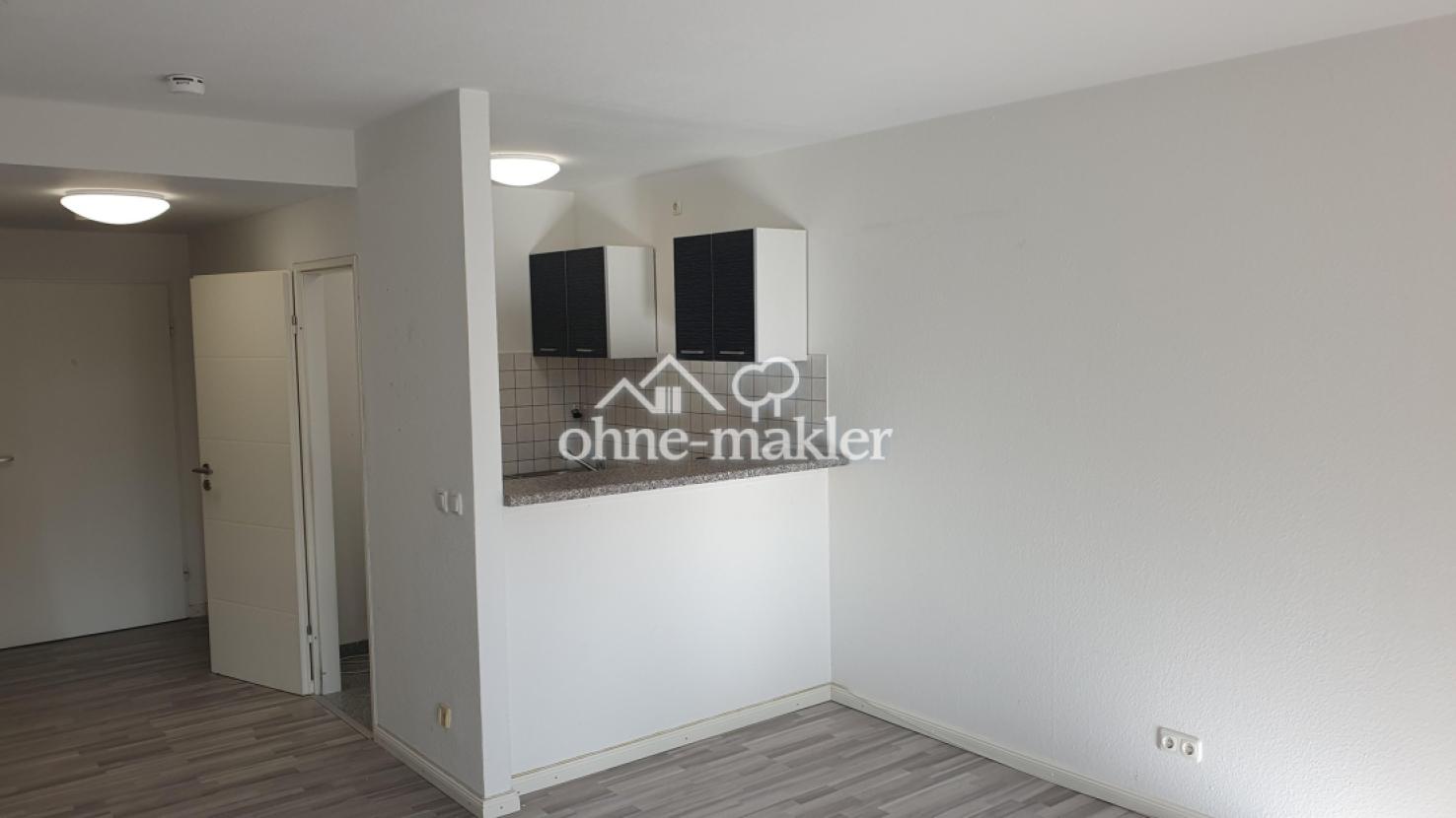 Blick vom Wohnzimmer zur Küche