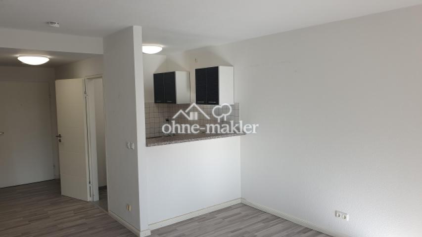 Blick vom Wohnzimmer zur Küche