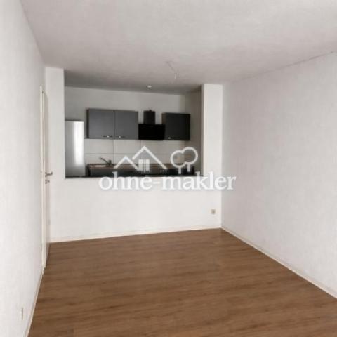 Blick Wohnzimmer zur Küche