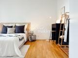 Schlafzimmer mit Arbeitsbereic