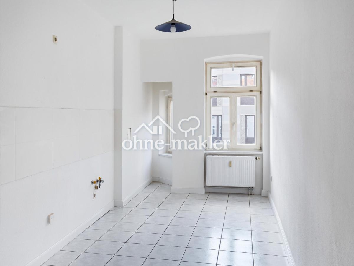Helle Küche mit Tagesfenster