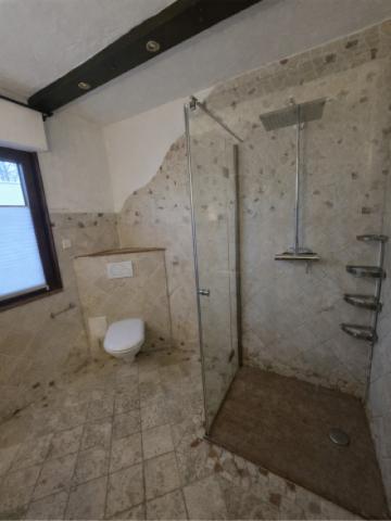 Badezimmer 1 (KI Staging)