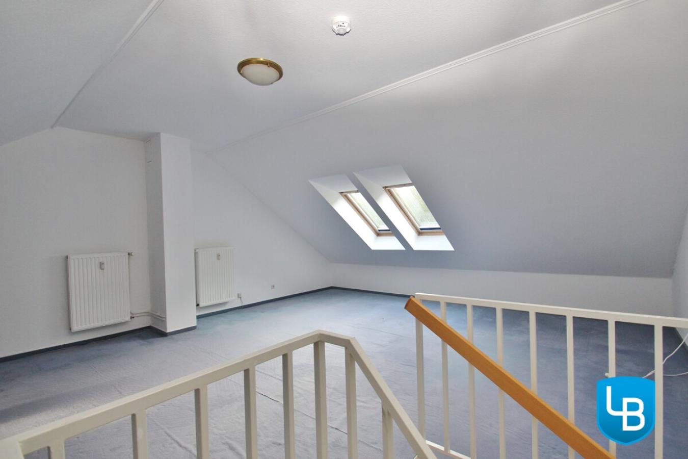 Wohnl. ausgebauter Spitzboden
