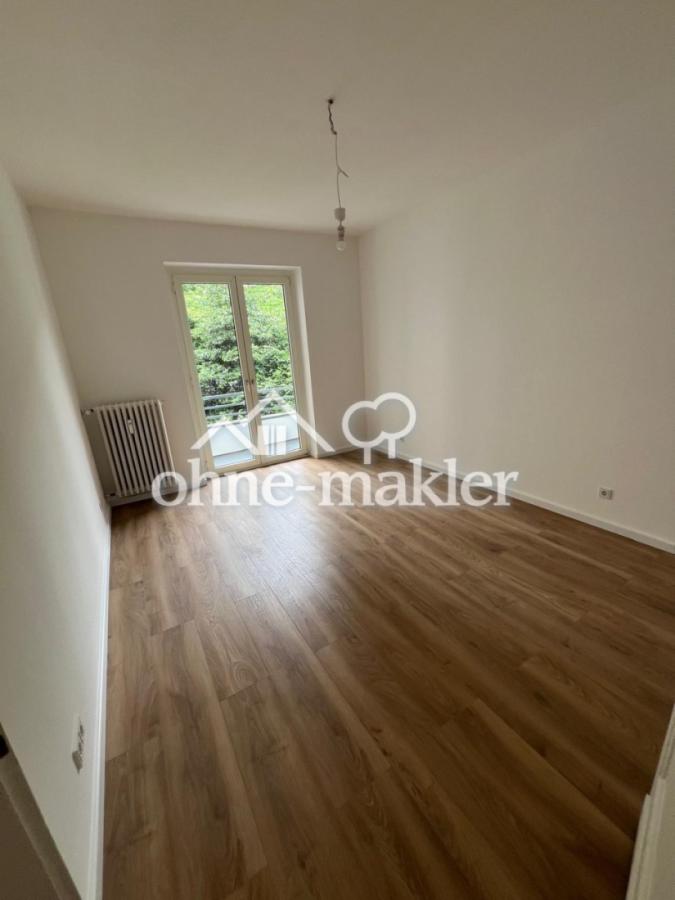 Wohnraum Rückseite mit Balkon