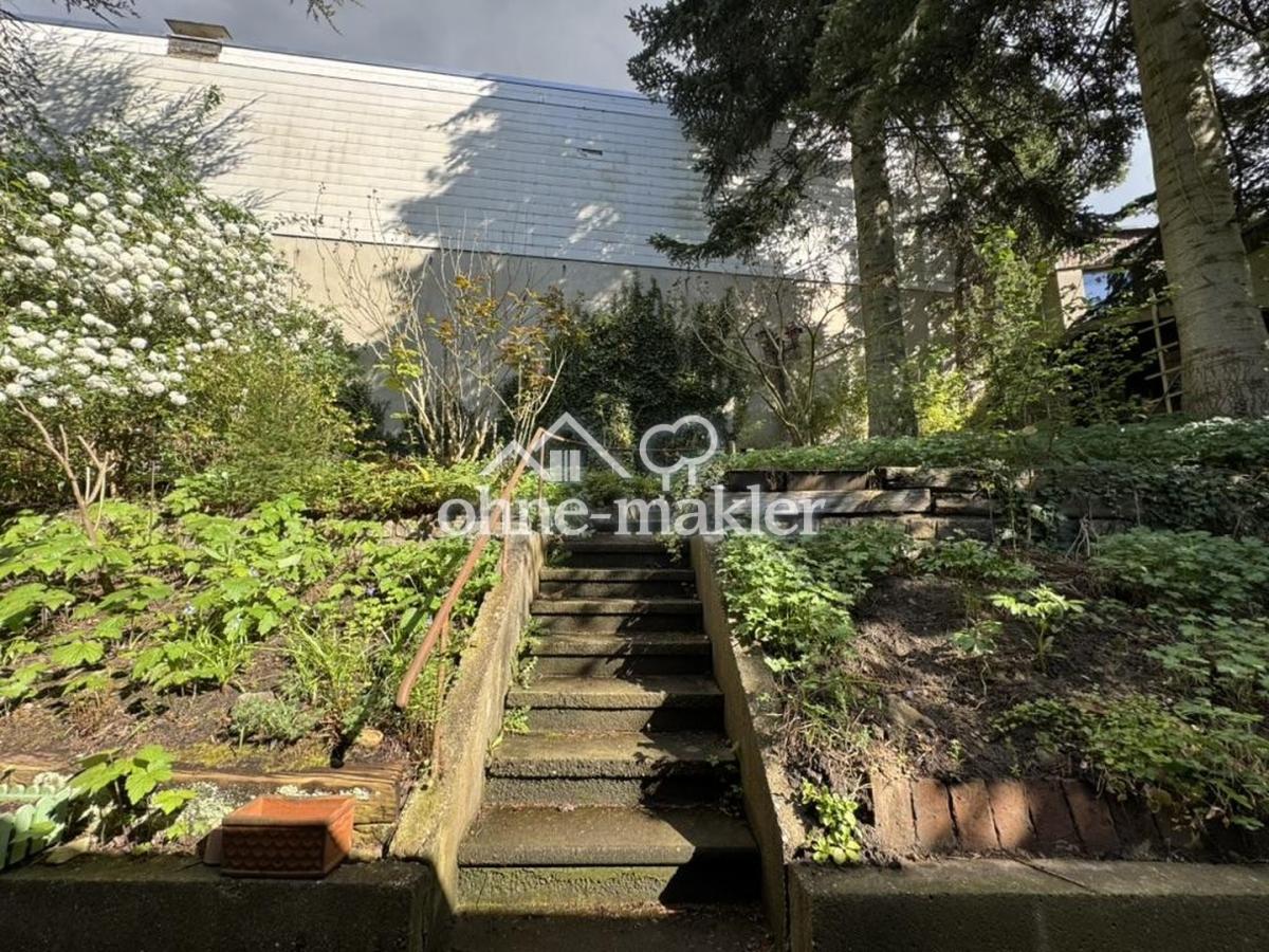 Treppe in den oberen Garten