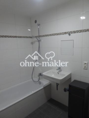 Waschbecken und Badewanne