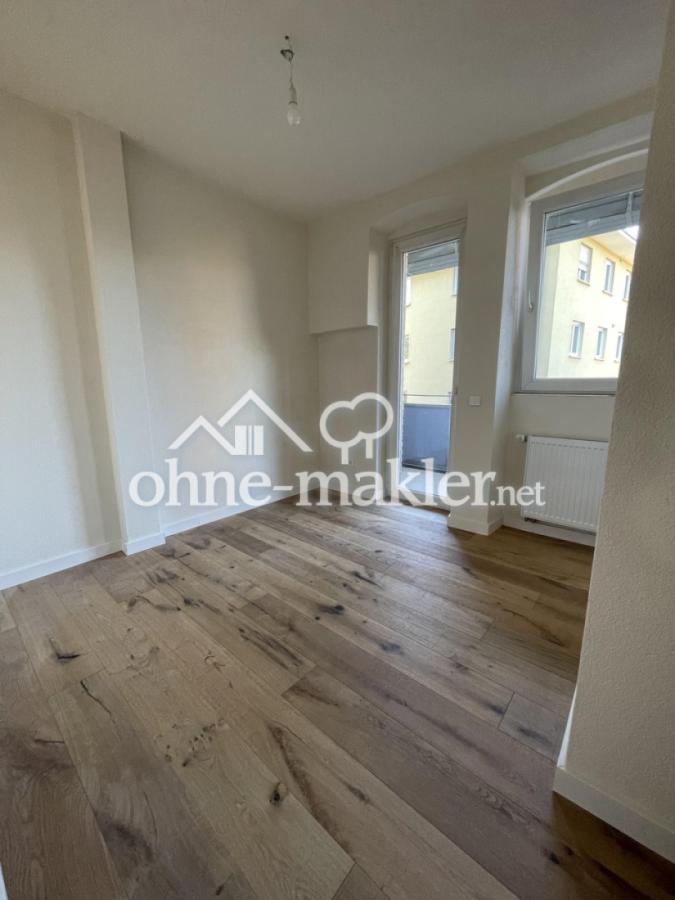 Büro / Kinderzimmer mit Balkon