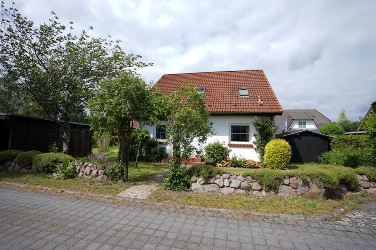 Haus Frontansicht 1