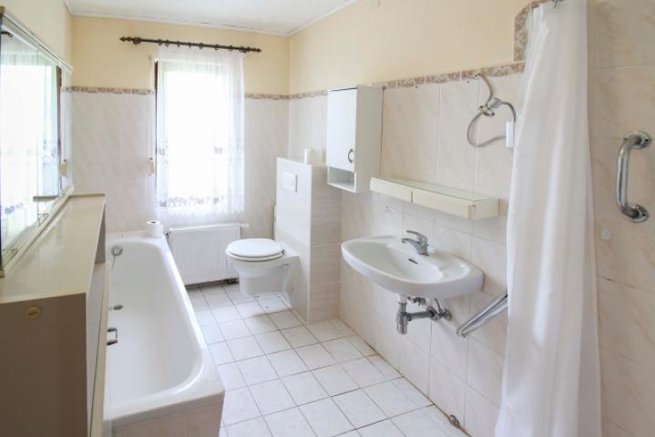 Badezimmer EG