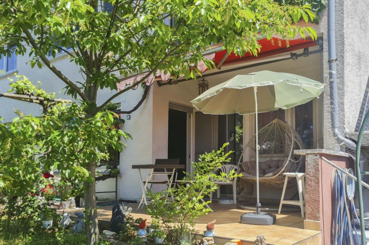 Blick zur Terrasse)