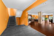 Flur mit Treppe