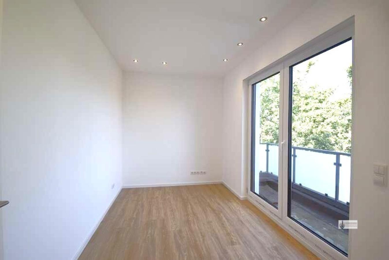 Zimmer mit Balkon zur Ostseite