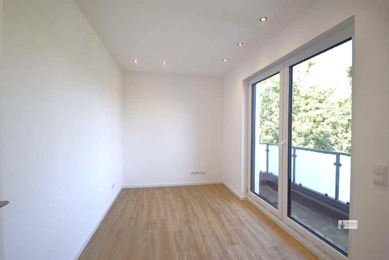Zimmer mit Balkon zur Ostseite