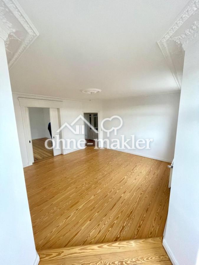 Wohnzimmer vom Erker aus 