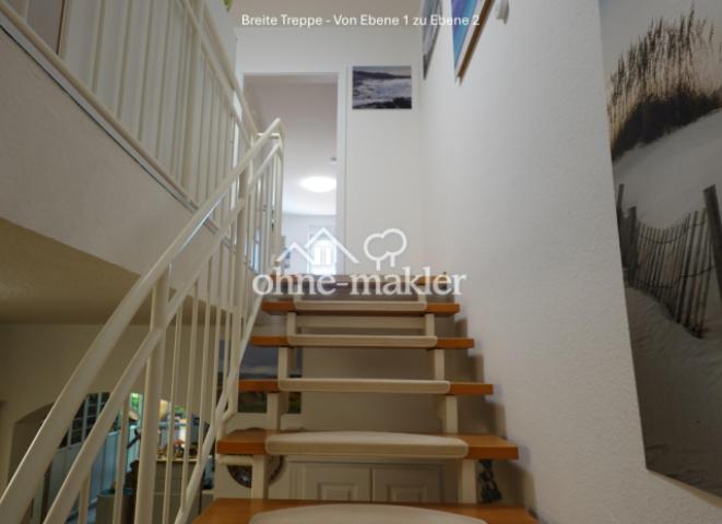 Breite Treppe - EG - 1. OG