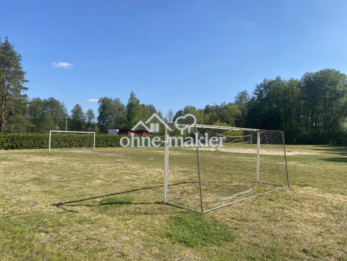 Fußball und Beachvolleyball