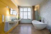 Wannenbad mit Fenster