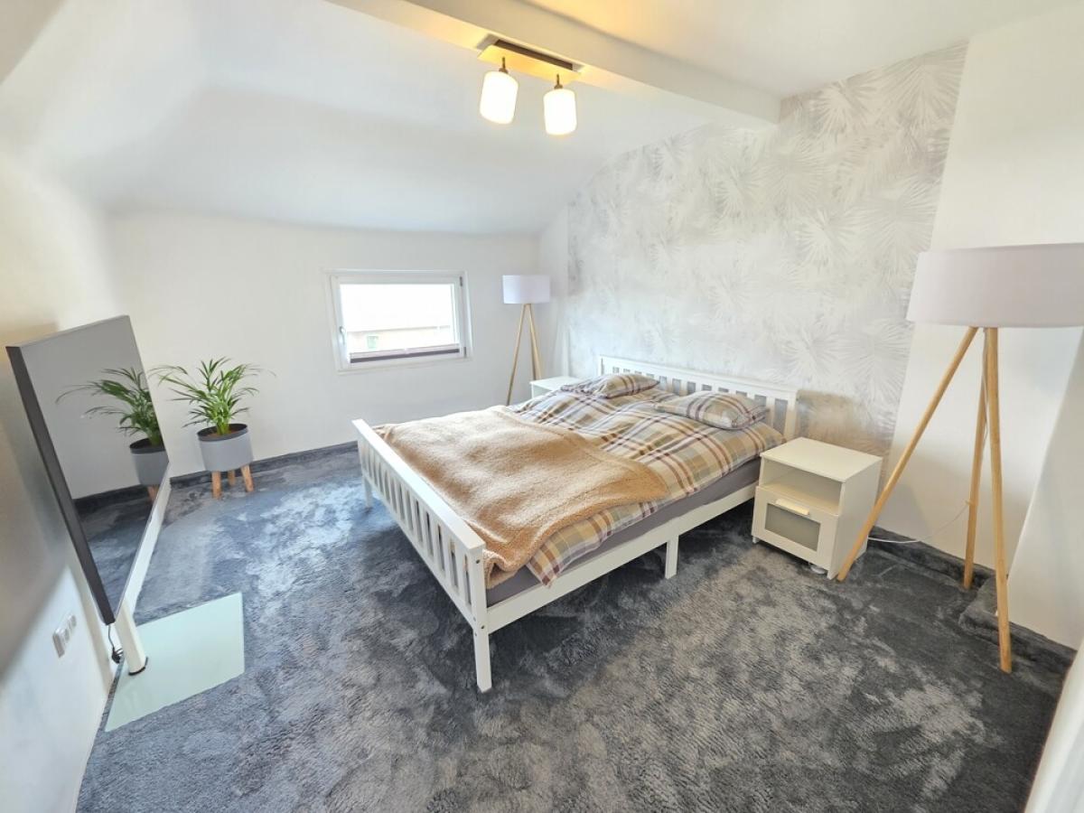 Schlafzimmer - DG