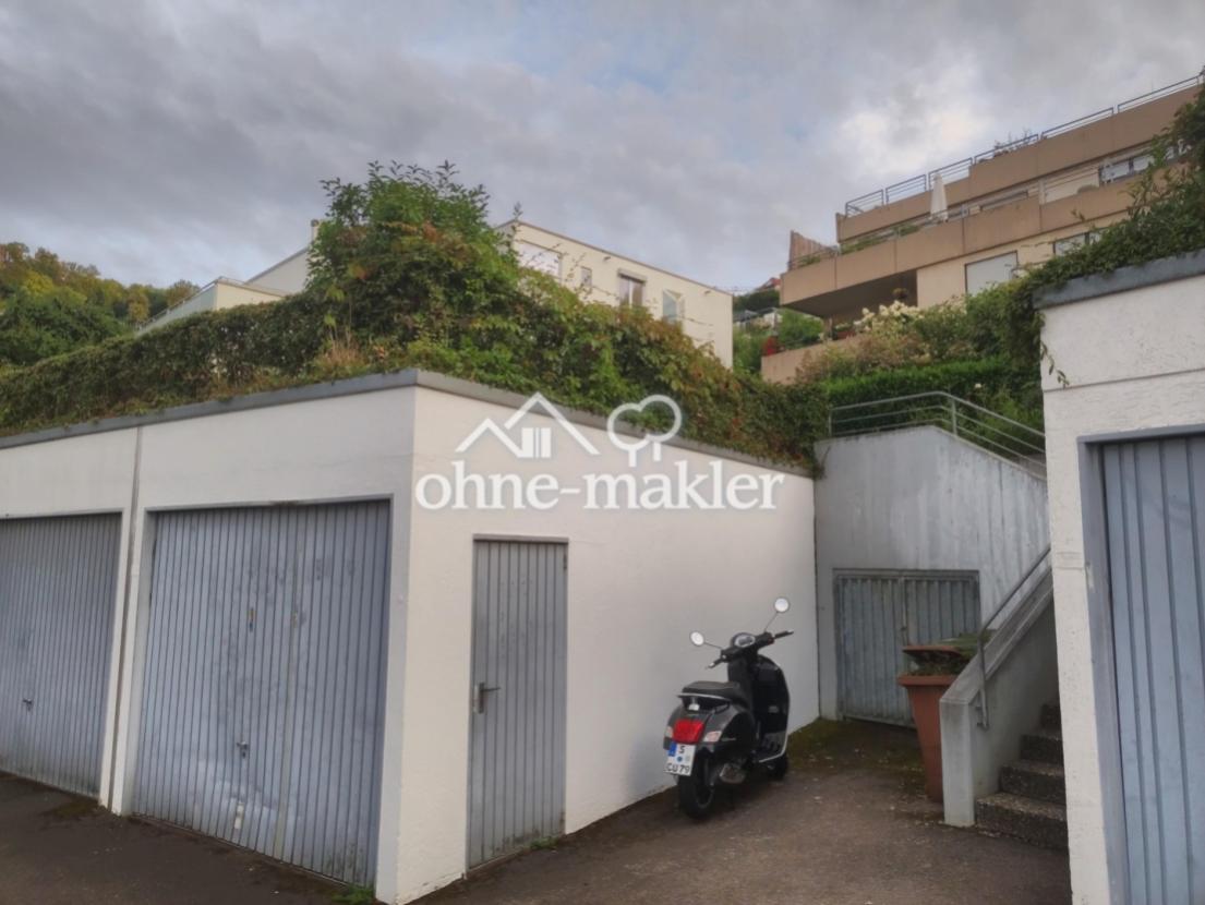 Garage mit Seiteneingangstüre