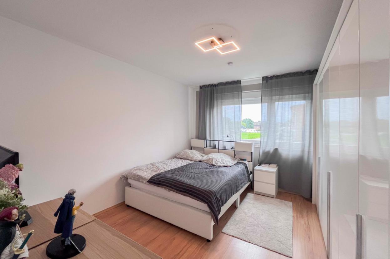 Schlafzimmer 1
