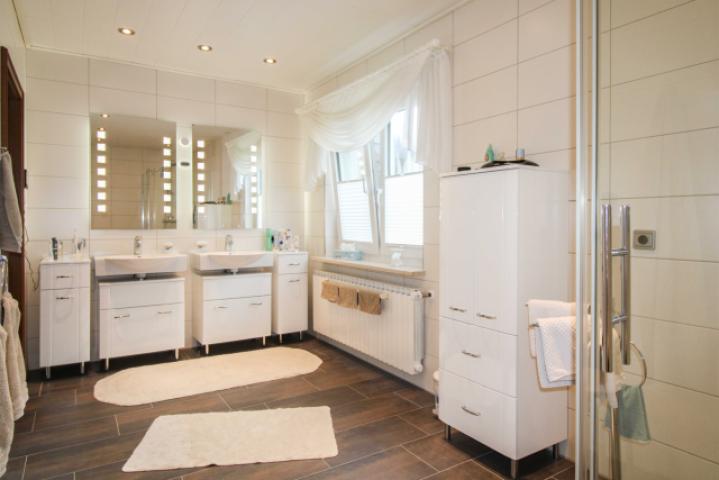 En-Suite Badezimmer Bild 2