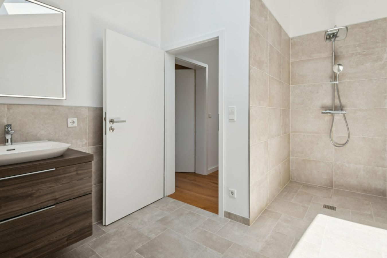 HS25b Badezimmer 2 IST