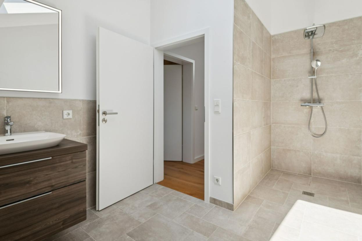 HS25b Badezimmer 2 IST
