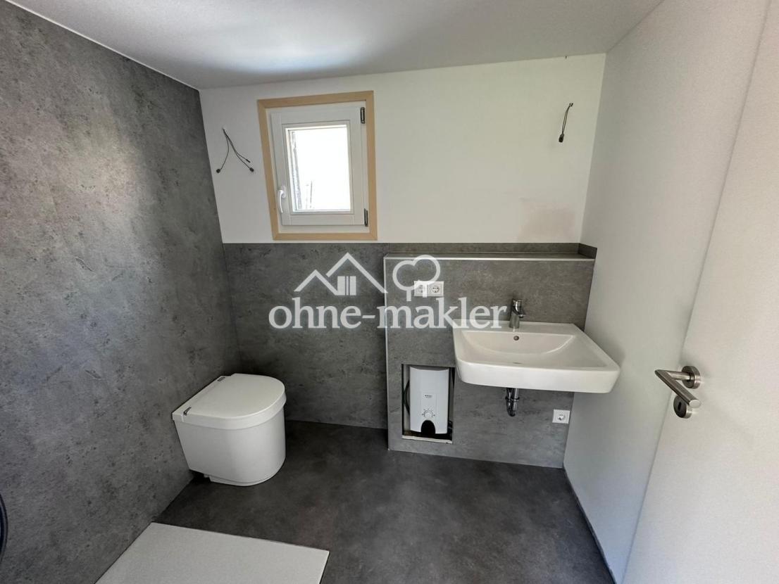 Badezimmer mit Dusche