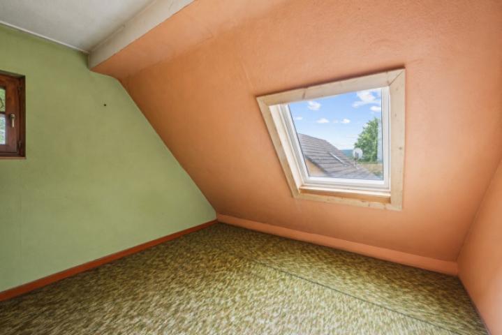 Schlafzimmer 2 OG wenn geräumt wäre