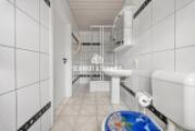 Outdoor-Duschbad mit WC