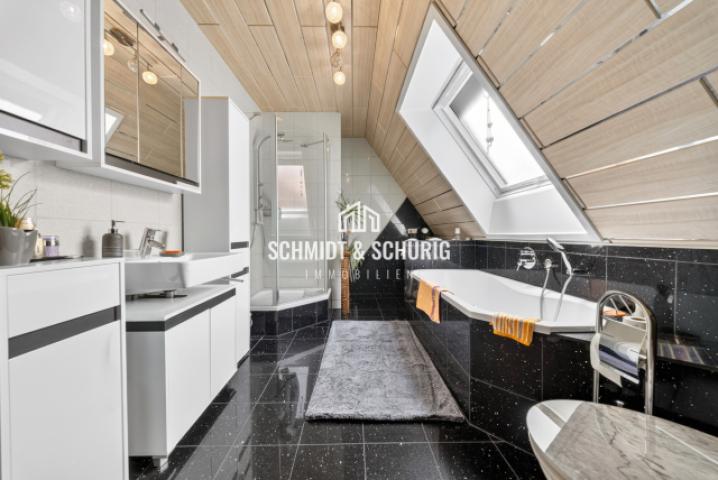 Badezimmer / 1. Obergeschoss - Vorderhaus