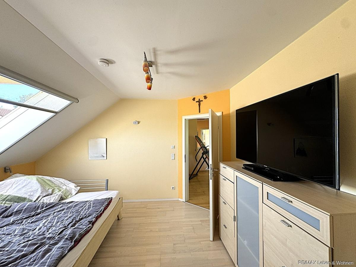 Schlafzimmer DG