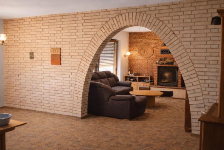 Wohnzimmer (KI Staging)