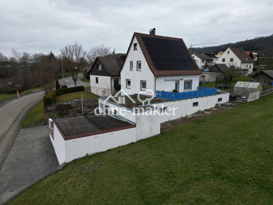 Süd-West Ansicht + Stellplätze
