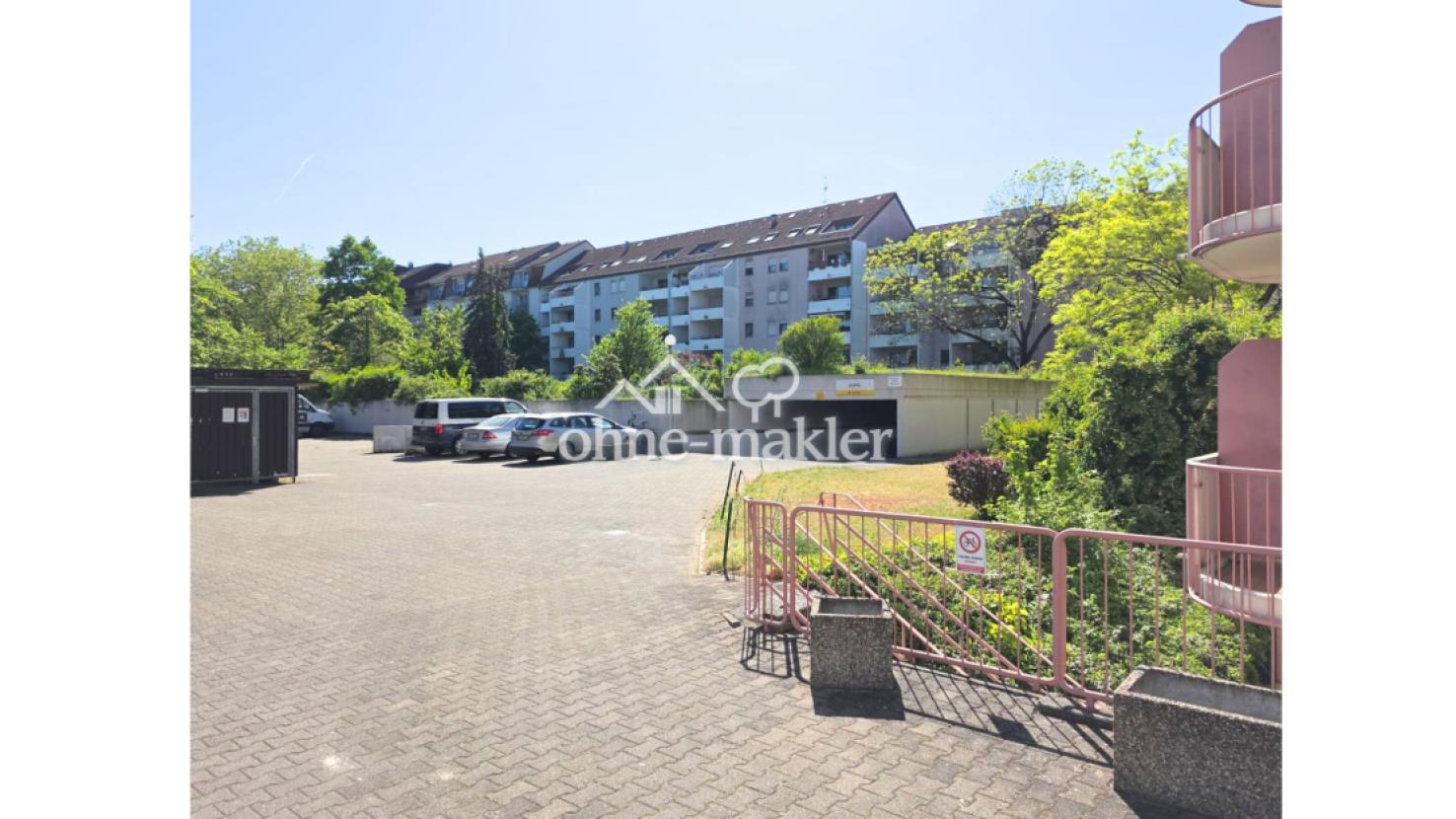 Einfahrt PKW Stellplatz