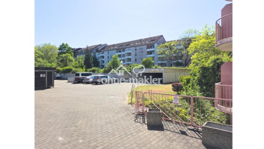 Einfahrt PKW Stellplatz